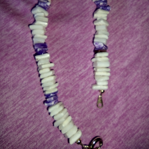 Two colored puka shell bracelet - Picture 6 of 8